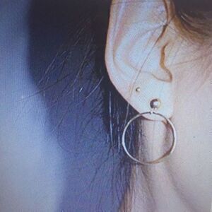 💥💥Beautiful Gold Tone Ball Hoop Earrings, NWOT.